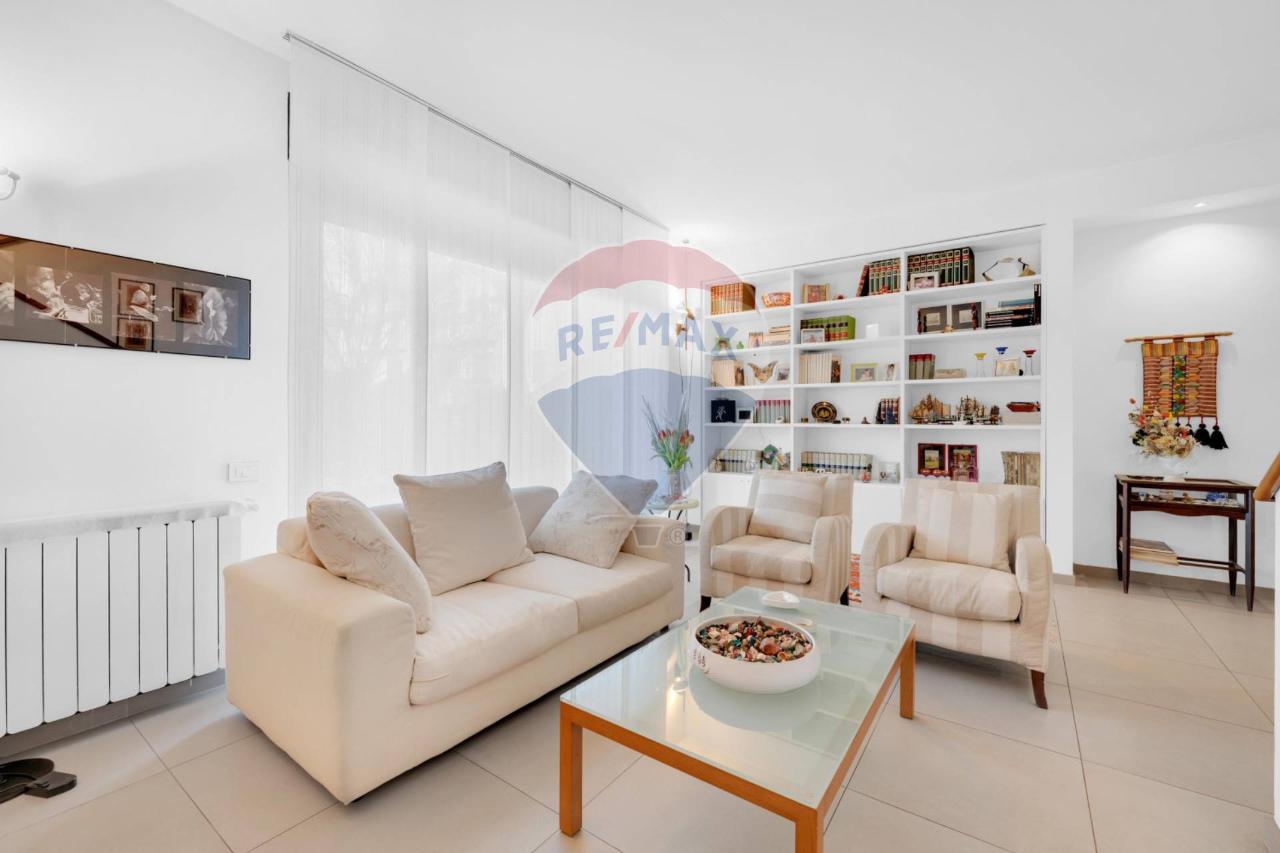 casa indipendente in vendita a Vanzago