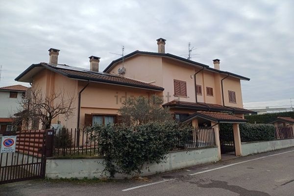 appartamento in vendita a Vanzago