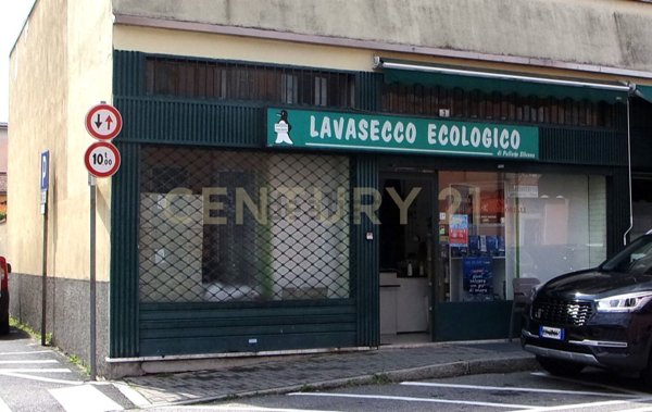 locale commerciale in vendita a Vanzago
