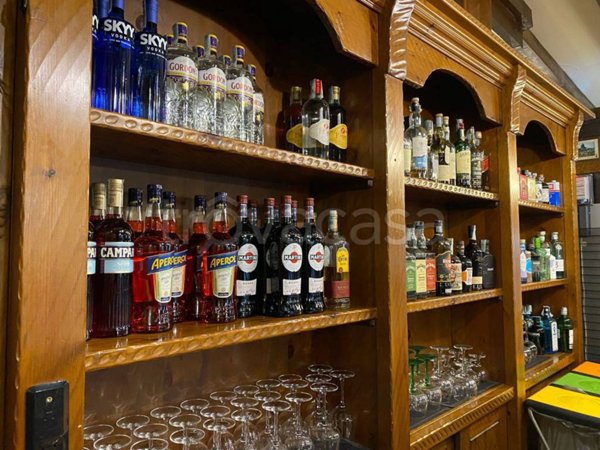 negozio in vendita a Vanzago