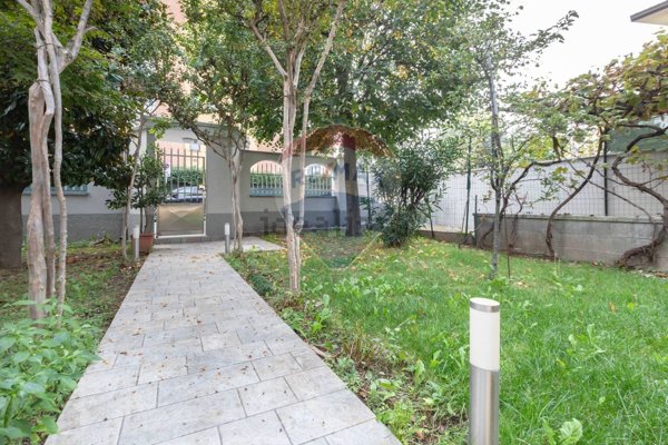 casa indipendente in vendita a Vanzago