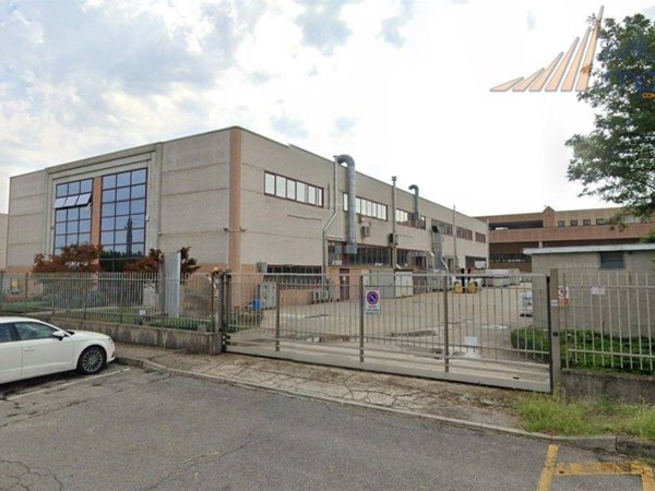 locale commerciale in vendita a Vanzago