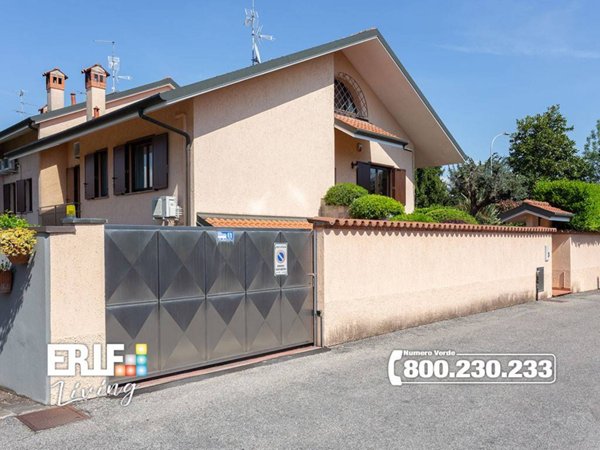 casa indipendente in vendita a Vanzago