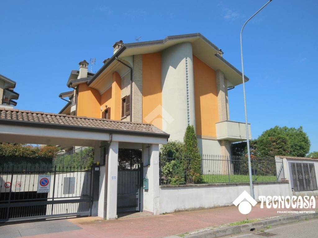 casa indipendente in vendita a Vanzago