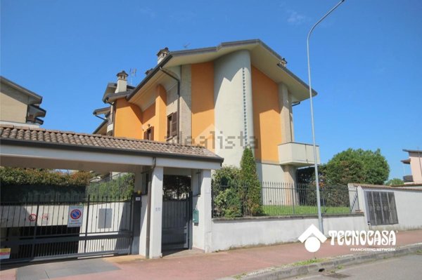 appartamento in vendita a Vanzago