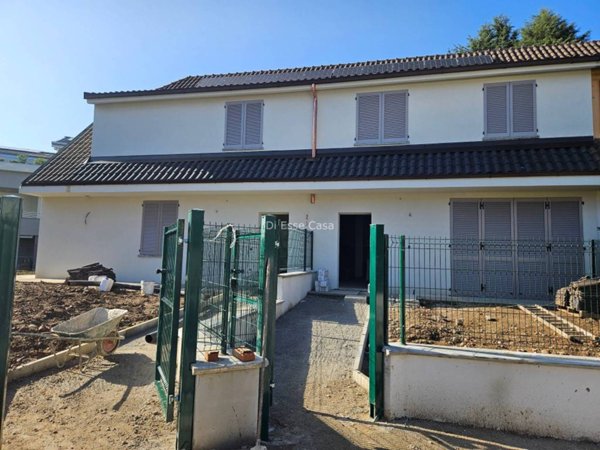 casa indipendente in vendita a Vanzago