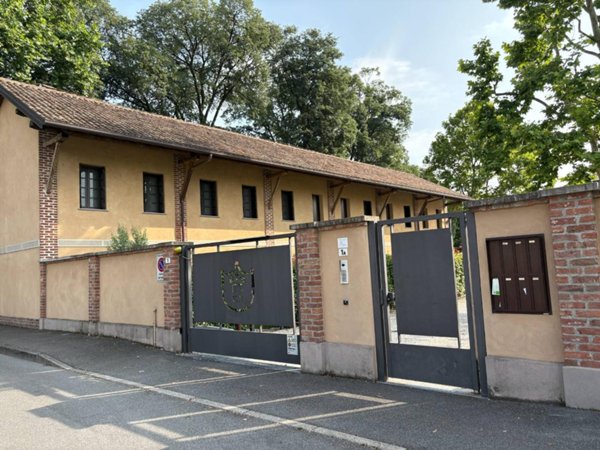 casa indipendente in vendita a Vanzago
