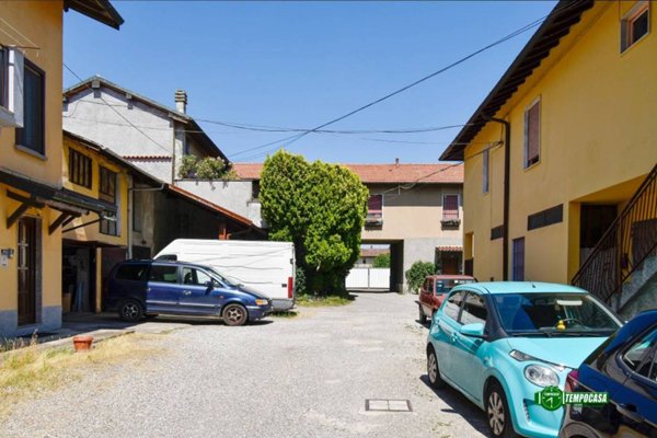 appartamento in vendita a Vanzago in zona Mantegazza