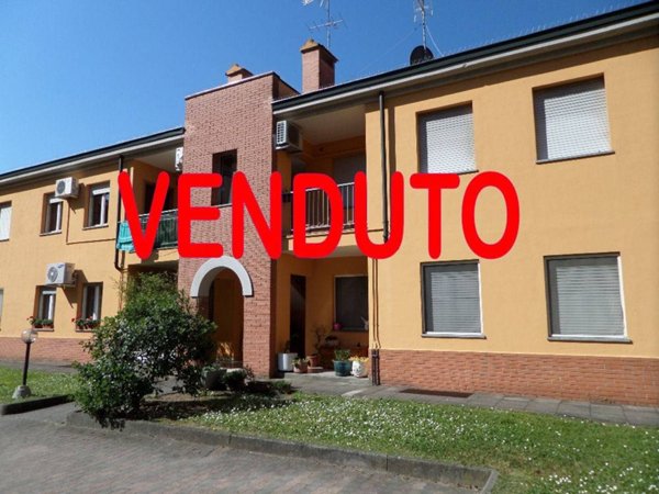 appartamento in vendita a Vanzago in zona Mantegazza