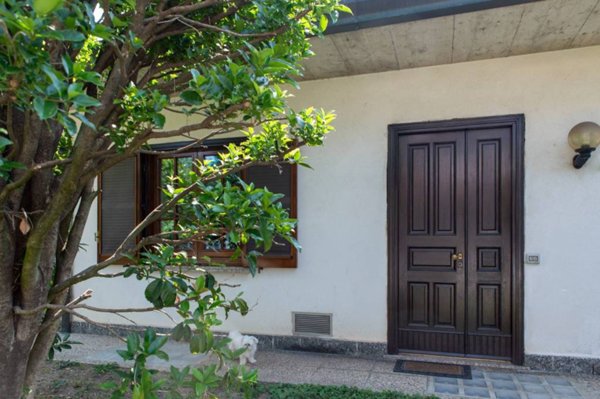 casa indipendente in vendita a Vanzago in zona Mantegazza