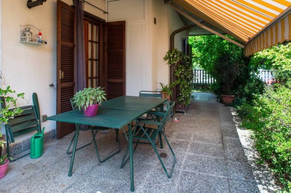 casa indipendente in vendita a Vanzago in zona Mantegazza