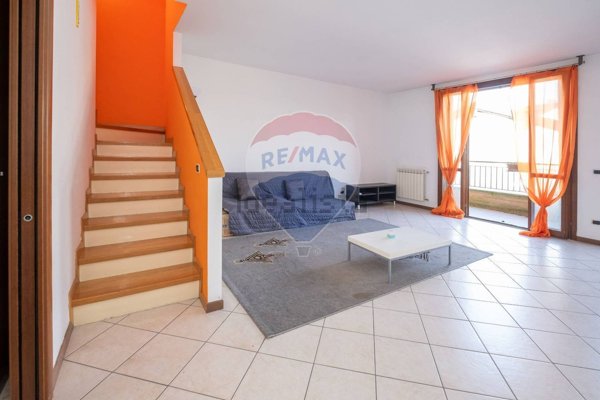 appartamento in vendita a Vanzago in zona Tre Campane