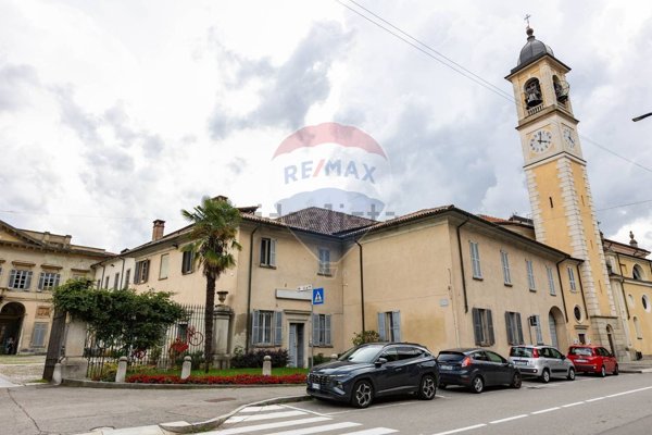 locale commerciale in vendita a Vanzago