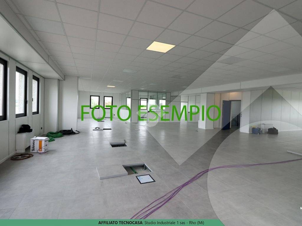 locale commerciale in vendita a Vanzago in zona Tre Campane