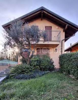 casa indipendente in vendita a Vanzago in zona Mantegazza