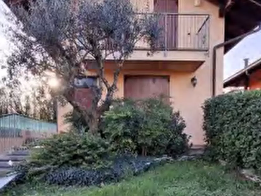 casa indipendente in vendita a Vanzago in zona Mantegazza