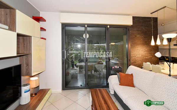 appartamento in vendita a Vanzago in zona Mantegazza