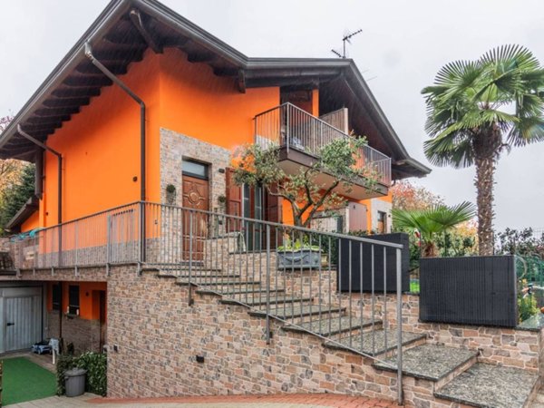 casa indipendente in vendita a Vanzago in zona Mantegazza