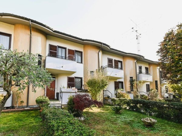 casa indipendente in vendita a Vanzago in zona Mantegazza