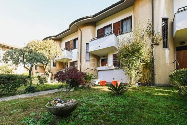 casa indipendente in vendita a Vanzago in zona Mantegazza