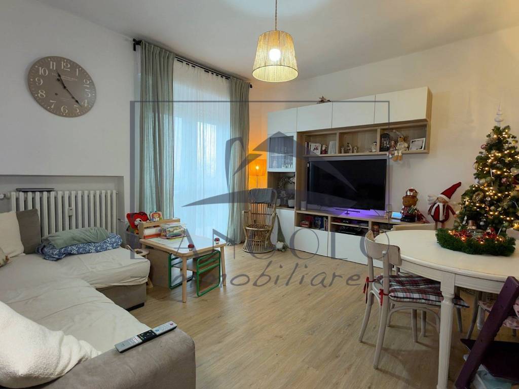 appartamento in vendita a Vanzago in zona Mantegazza