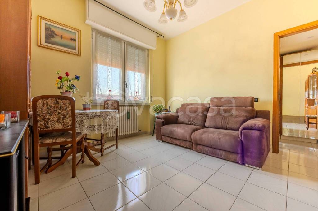 appartamento in vendita a Vanzago in zona Mantegazza