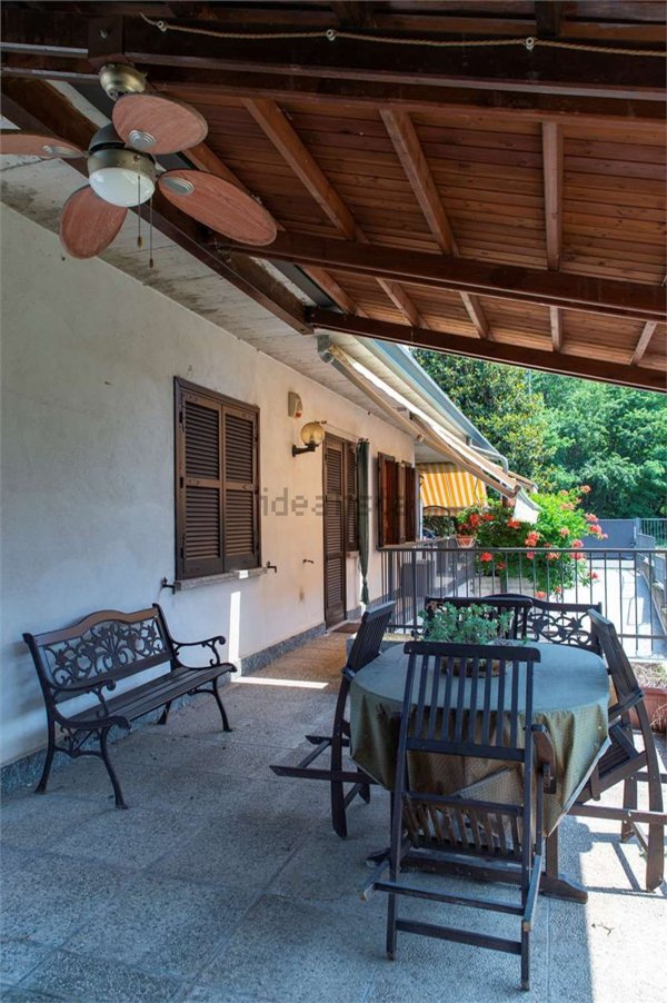 casa indipendente in vendita a Vanzago