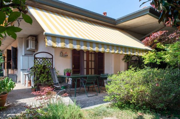 casa indipendente in vendita a Vanzago in zona Mantegazza