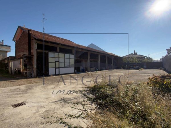 terreno edificabile in vendita a Vanzago in zona Mantegazza