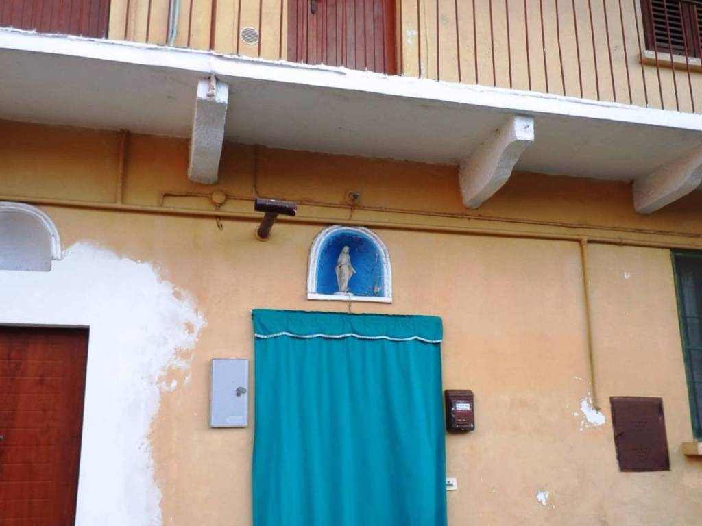 casa indipendente in vendita a Vanzago in zona Mantegazza