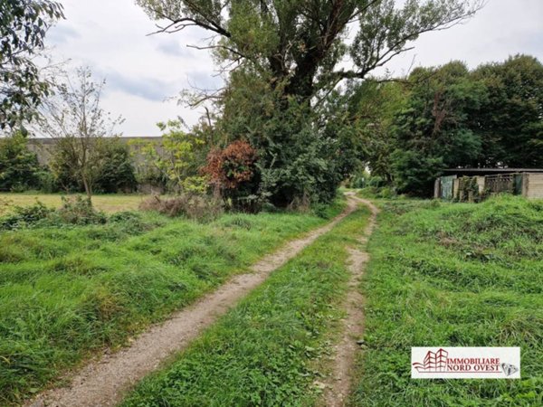 terreno agricolo in vendita a Vanzago in zona Mantegazza