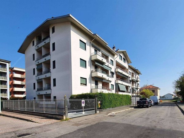 appartamento in vendita a Vanzago in zona Tre Campane