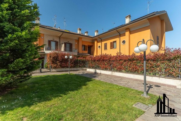 casa indipendente in vendita a Vanzago