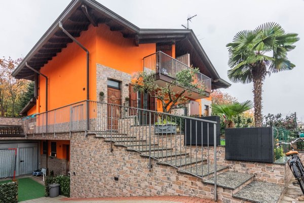 casa indipendente in vendita a Vanzago