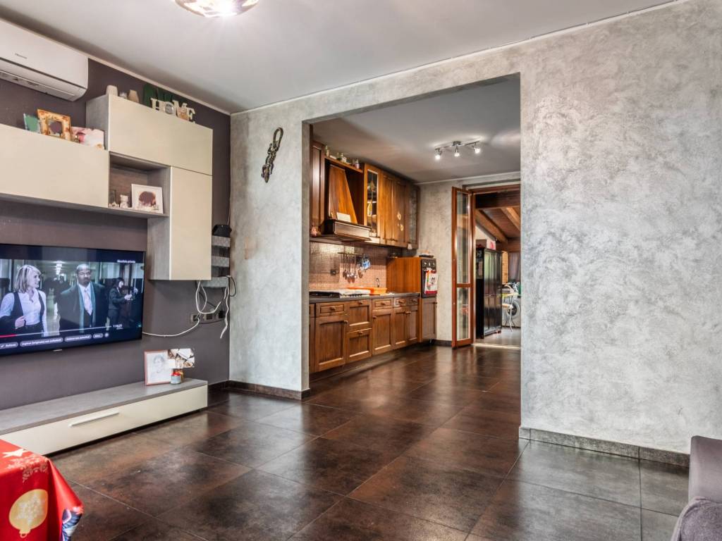 casa indipendente in vendita a Vanzago in zona Mantegazza