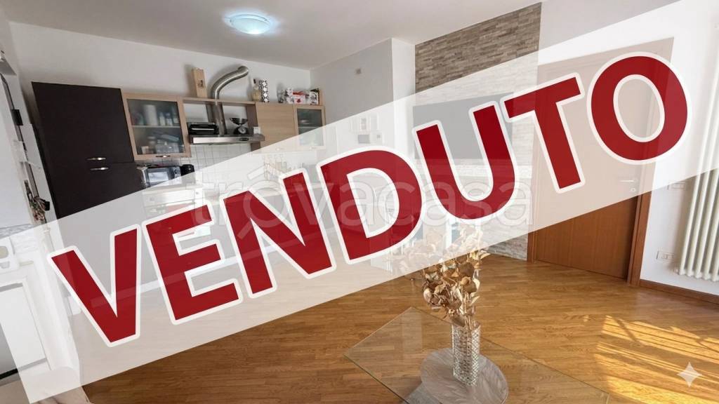 appartamento in vendita a Vanzago in zona Filanda