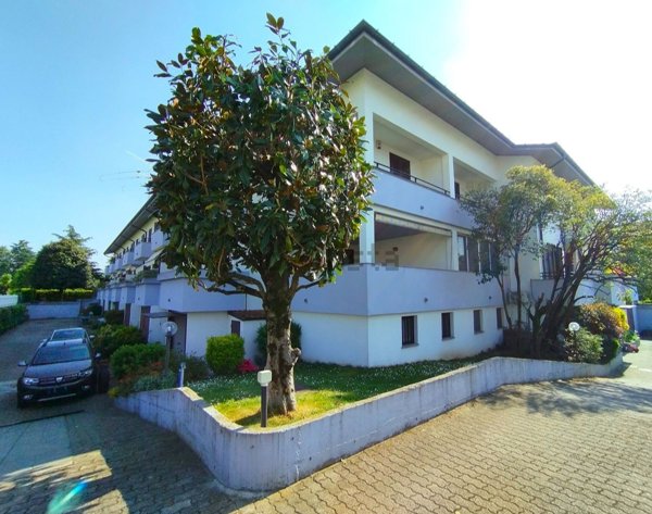 casa indipendente in vendita a Vanzago in zona Mantegazza