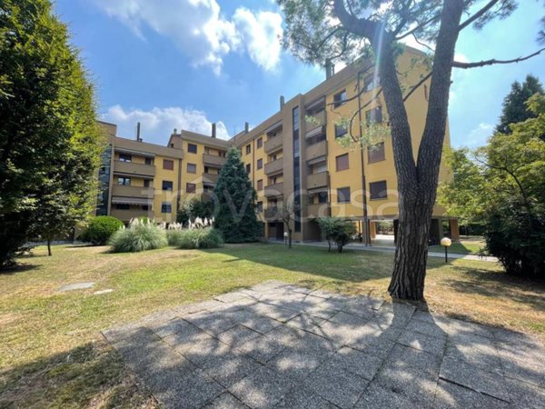 appartamento in vendita a Vanzago in zona Filanda
