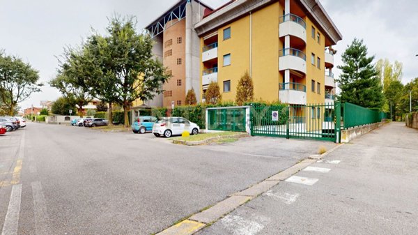 appartamento in vendita a Vanzago in zona Filanda