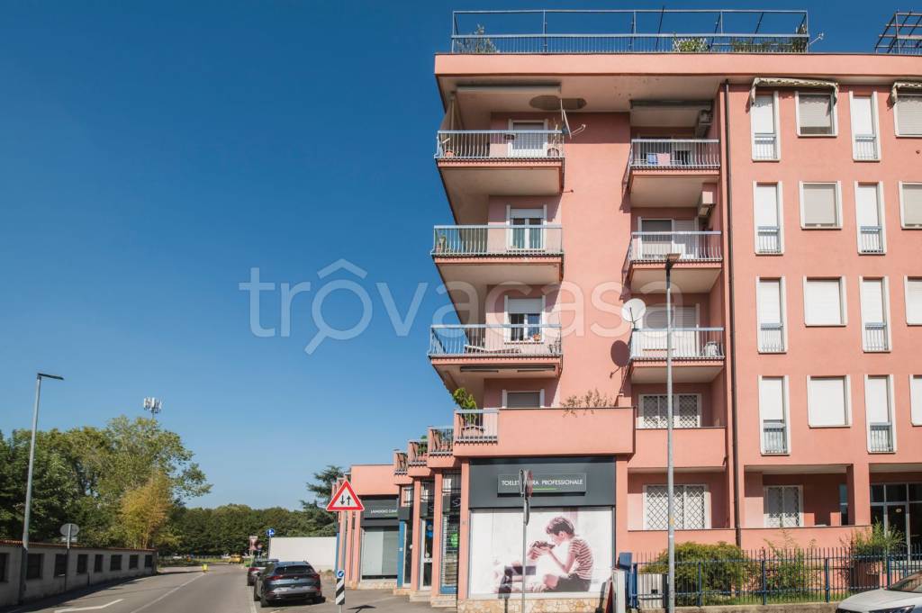 appartamento in vendita a Vanzago in zona Filanda