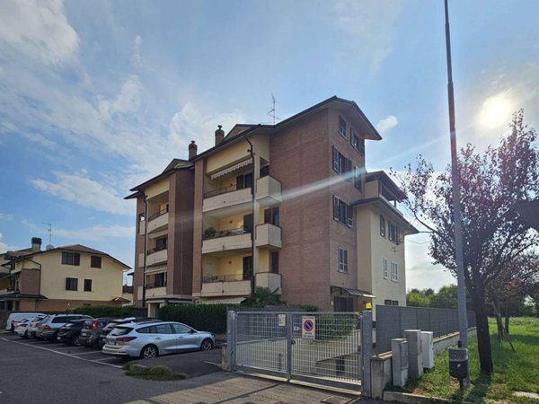 appartamento in vendita a Vanzago in zona Filanda