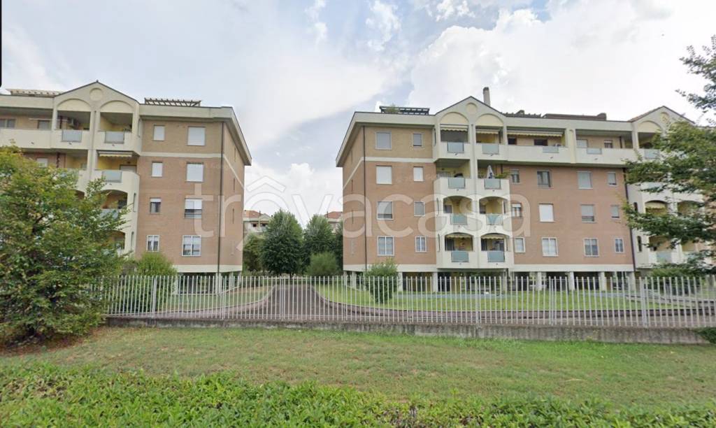 appartamento in vendita a Vanzago in zona Filanda