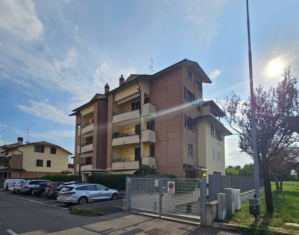 appartamento in vendita a Vanzago in zona Filanda