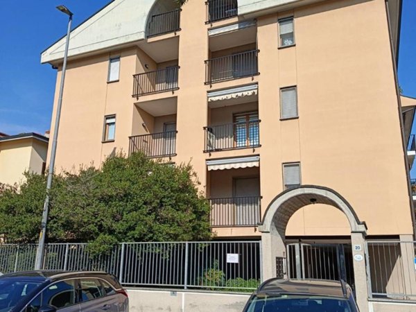 appartamento in vendita a Vanzago in zona Filanda