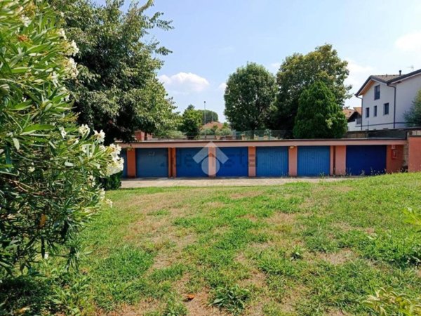 box auto in vendita a Vanzago in zona Filanda