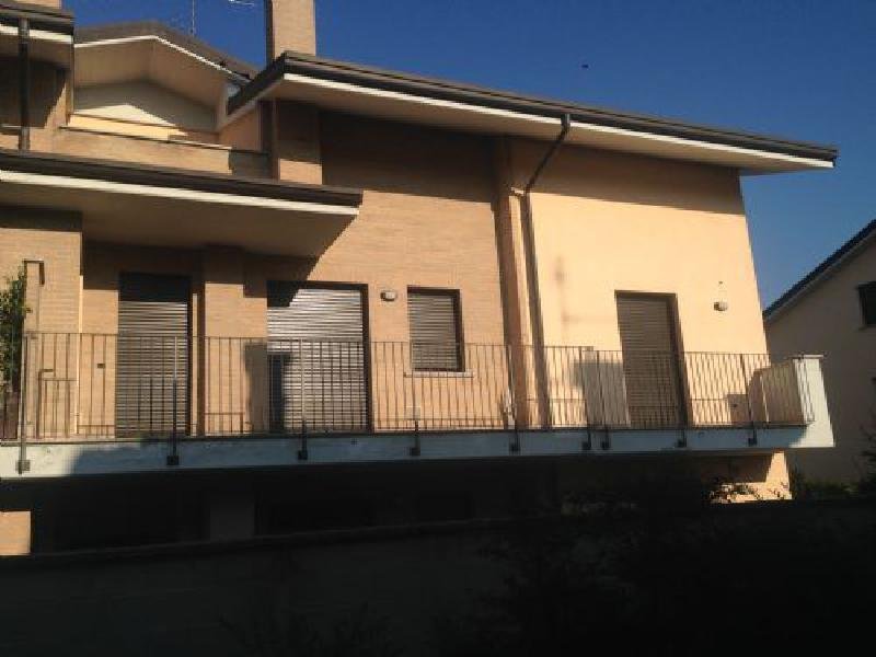 appartamento in vendita a Vanzago in zona Mantegazza