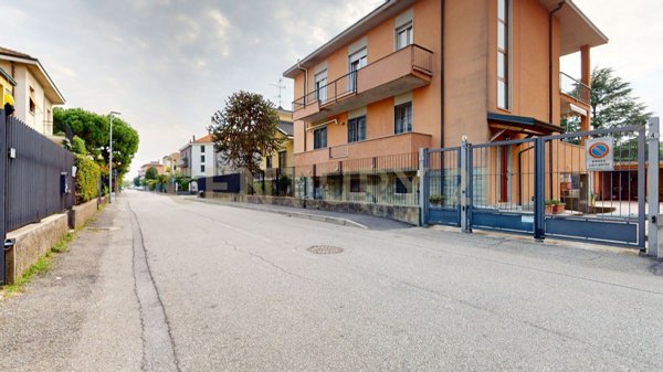 appartamento in vendita a Vanzago in zona Filanda