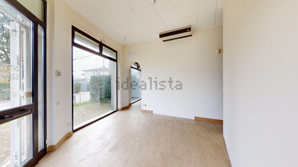 negozio in vendita a Vaprio d'Adda
