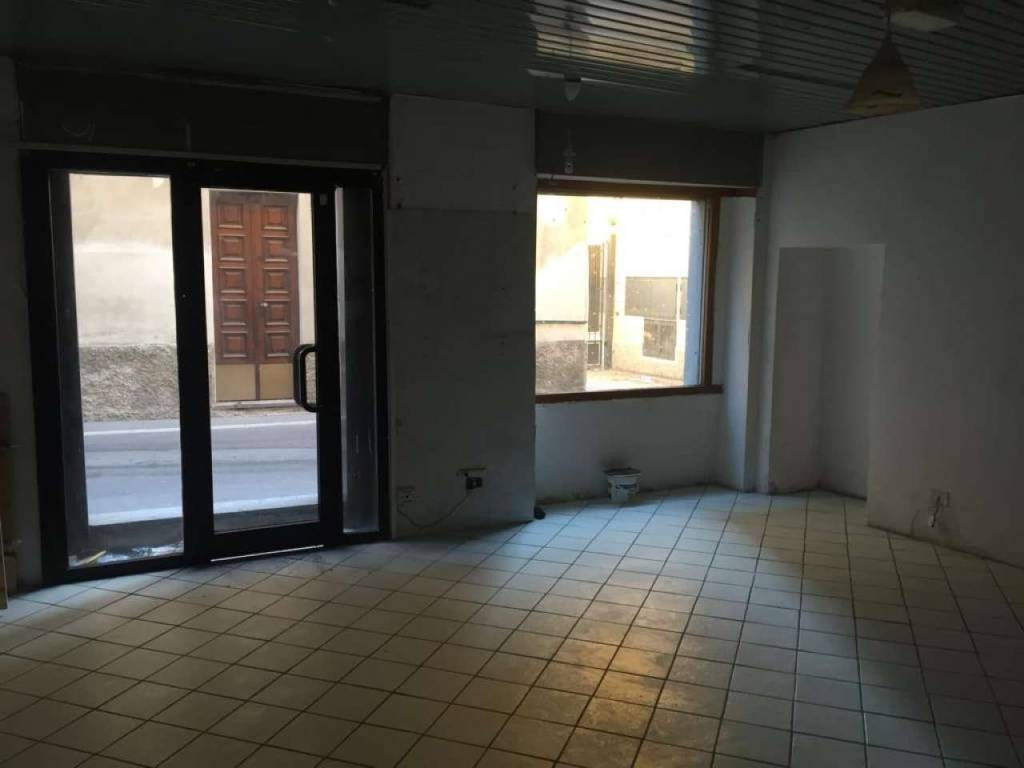negozio in vendita a Vaprio d'Adda