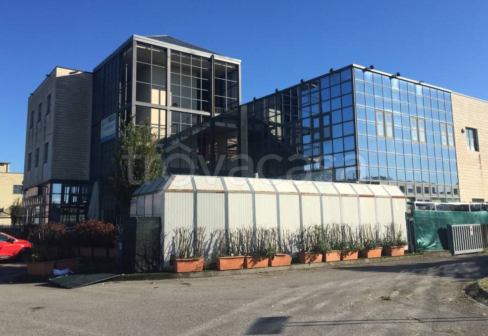 negozio in vendita a Vaprio d'Adda